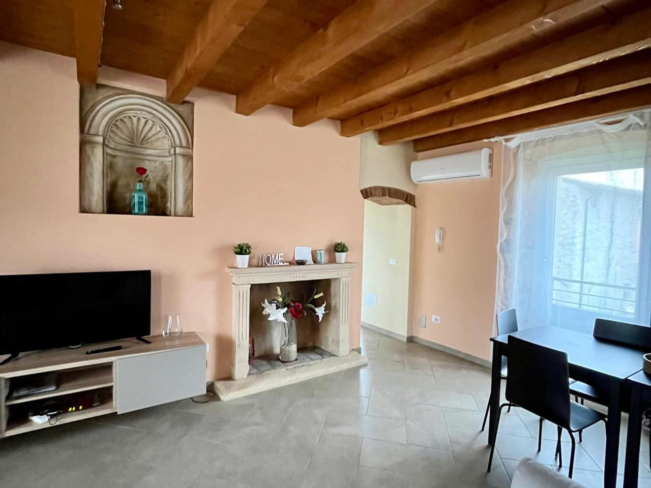 Recupero e restauro conservativo santella e caminetto